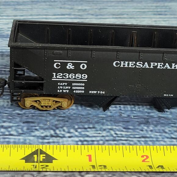 Vintage H.O scale BM & CO 2&4 bottom hopper train car black and blue - Picture 3 of 11